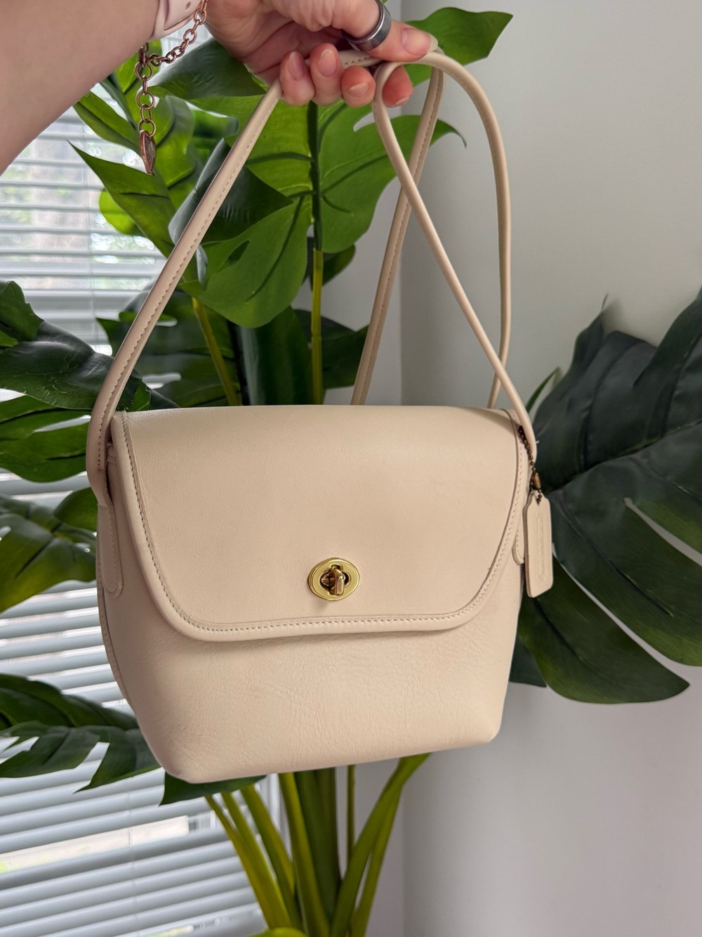 Coach Cream Leather Turn-Lock Shoulder Bag with Gold Hardware